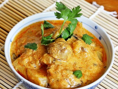 Aloo Mushroom Curry Recipe | Potato Mushroom Gravy