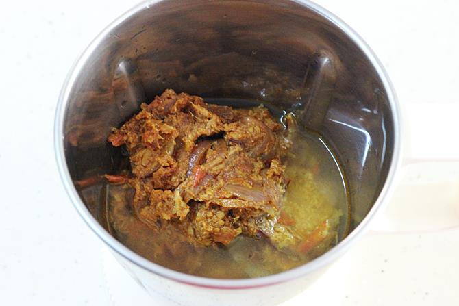 blend masala in a jar to smooth