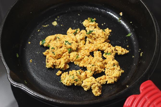 stuffing for paneer bhurji sandwich