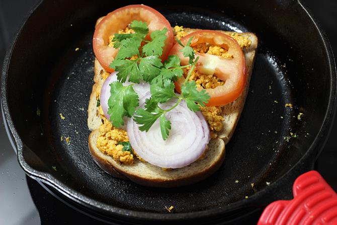 onions tomatoes for paneer bhurji sandwich
