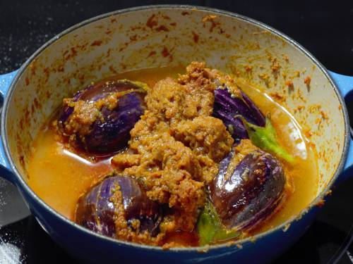 simmering baingan